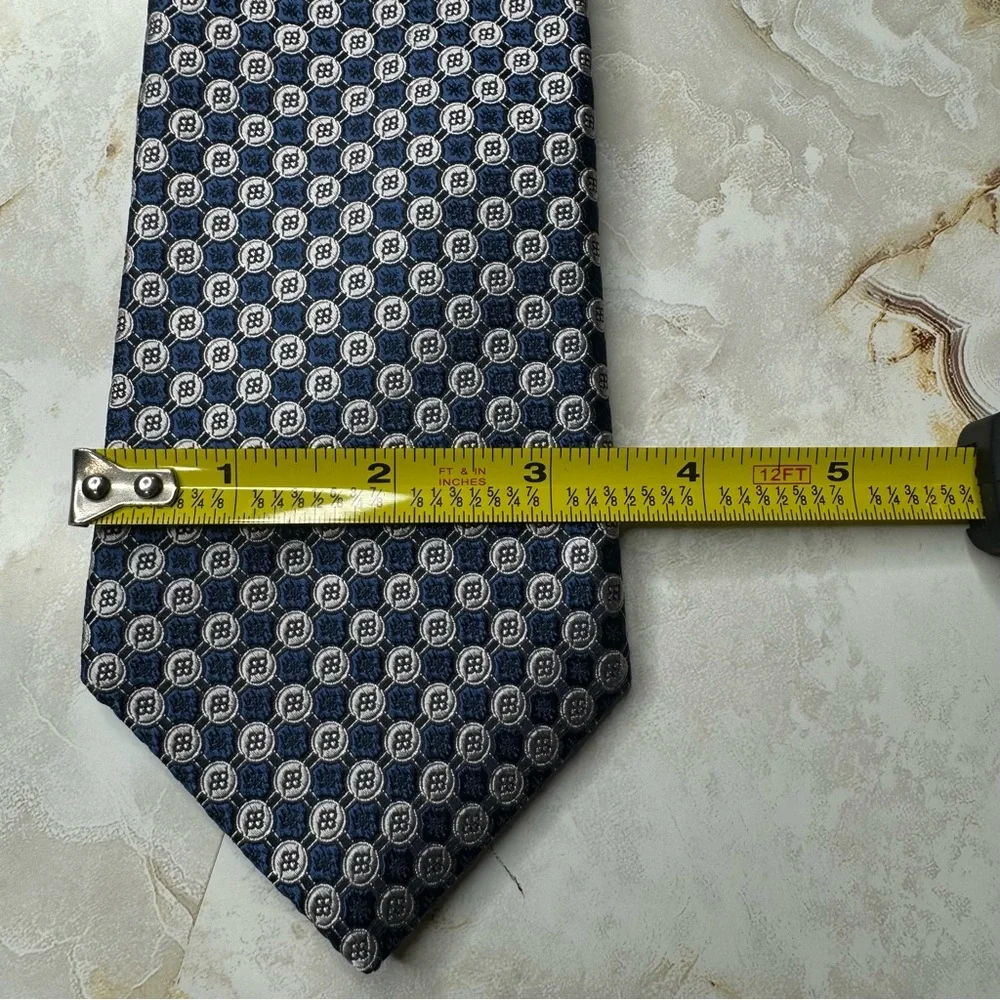 IKE Behar 100% Silk Men's‎ Tie 3 1/2